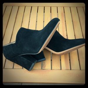 Franco Sarto Black Bootie🕶